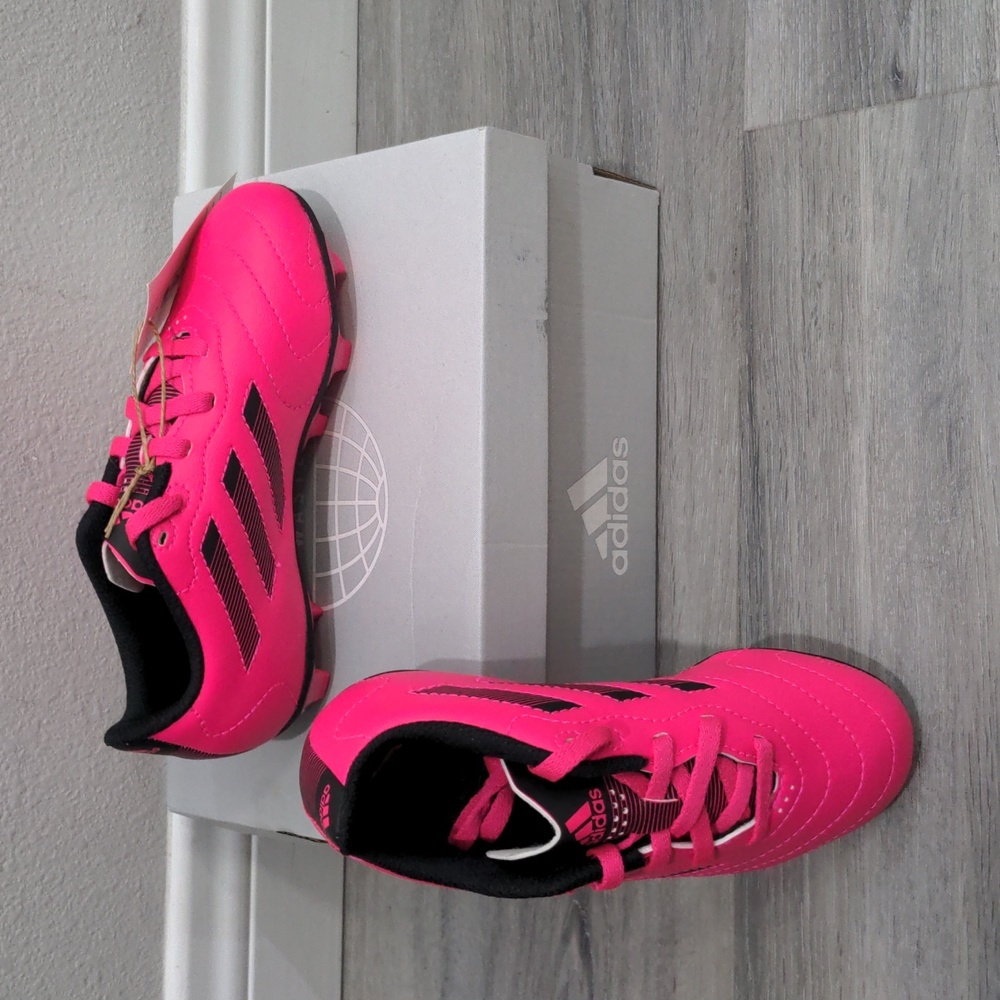 New girls Adidas Pink Soccer Cleats Shoes 12